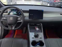 BYD Qin PLUS DM-i Smart Drive Edition 55KM Leading - фото 12