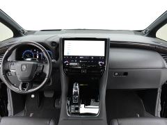 Toyota Vellfire Crown Hybrid 2.5L Executive Premier Edition - фото 7