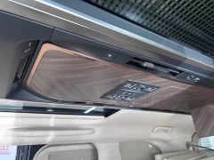 Lexus LM 500h Six-Seat Premium Edition - ფოტო 19