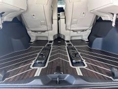 Lexus LM 500h Six-Seat Premium Edition - ფოტო 9