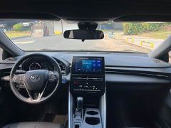Toyota Avalon Hybrid 2.5L Luxury - ფოტო 13