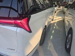 Buick GL8 New Energy Luxe Premium 7-Seater - фото 7