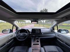 Toyota Sienna 2.5L Hybrid Luxury - ფოტო 4