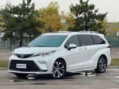 Toyota Grevias 2.5L Hybrid Premium Plus Edition - photo 1