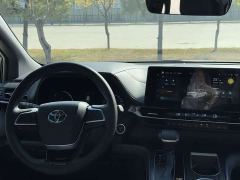 Toyota Sienna 2.5L Hybrid AWD Premium - photo 14