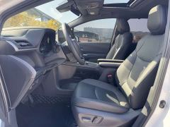 Toyota Sienna 2.5L Hybrid AWD Premium - photo 4
