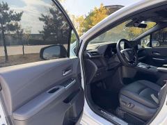 Toyota Sienna 2.5L Hybrid AWD Premium - photo 5