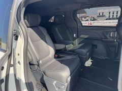 Toyota Sienna 2.5L Hybrid AWD Premium - photo 8