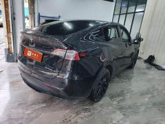 Tesla Model Y Rear-Wheel Drive - ფოტო 3