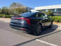 FAW Hongqi H5 PHEV 130 Super Hybrid Edition - фото 6