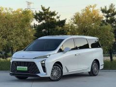 Buick GL8 New Energy Luxe Premium 7-Seater - фото 1