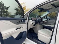 Buick GL8 New Energy Luxe Premium 7-Seater - фото 8