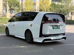 Li Auto Li Xiang MEGA Ultra - ფოტო 10