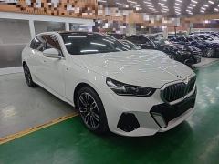 BMW 5 Series 525Li M Sport Package - ფოტო 3