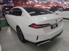 BMW 5 Series 525Li M Sport Package - ფოტო 4