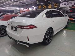 BMW 5 Series 525Li M Sport Package - ფოტო 6
