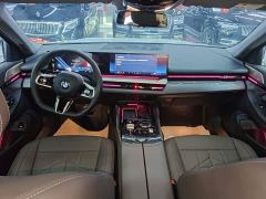 BMW 5 Series 525Li M Sport Package - ფოტო 9
