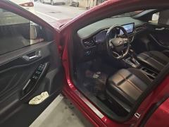 Ford Focus Hatchback EcoBoost 180 Automatic ST Line - ფოტო 15