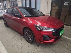 Ford Focus Hatchback EcoBoost 180 Automatic ST Line - ფოტო 3