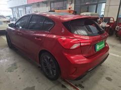 Ford Focus Hatchback EcoBoost 180 Automatic ST Line - ფოტო 4