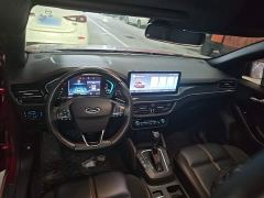Ford Focus Hatchback EcoBoost 180 Automatic ST Line - ფოტო 9