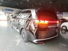 Denza D9 DM-i 980 Four-Wheel Drive Premium - фото 4