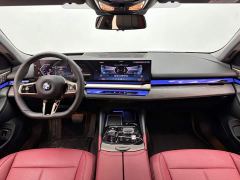 BMW 5 Series 530Li Luxury M Sport Package - ფოტო 10