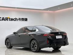 BMW 5 Series 530Li Luxury M Sport Package - ფოტო 3