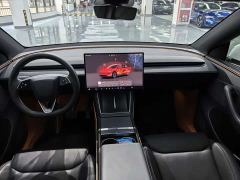 Tesla Model Y L Long Range All-Wheel Drive - ფოტო 5