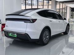 Tesla Model Y L Long Range All-Wheel Drive - ფოტო 9