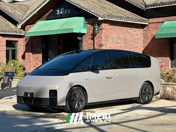 Li Auto Li Xiang MEGA Ultra - автомобиль из Китая