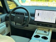 Li Auto Li Xiang MEGA Ultra - фото 18