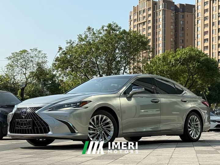Lexus ES 300h Executive - ავტომობილი ჩინეთიდან
