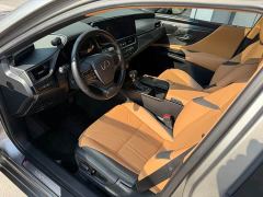 Lexus ES 300h Executive - ფოტო 10