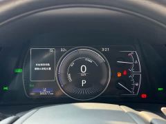 Lexus ES 300h Executive - ფოტო 13
