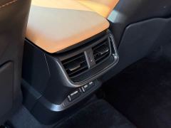 Lexus ES 300h Executive - ფოტო 17