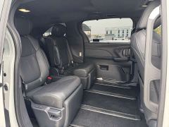 Toyota Sienna 2.5L Hybrid AWD Premium - ფოტო 16