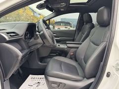Toyota Sienna 2.5L Hybrid AWD Premium - ფოტო 9