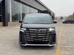 Toyota Vellfire Crown Hybrid 2.5L Executive Premier Edition - photo 2