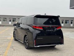 Toyota Vellfire Crown Hybrid 2.5L Executive Premier Edition - photo 6