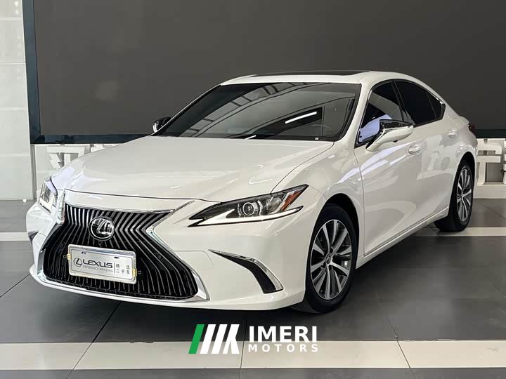 Lexus ES 260 Excellence Edition - ავტომობილი ჩინეთიდან