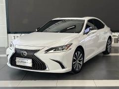 Lexus ES 260 Excellence Edition - ფოტო 1
