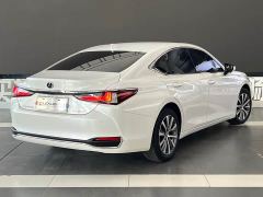 Lexus ES 260 Excellence Edition - ფოტო 4