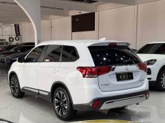 Mitsubishi Outlander 2.0L FWD Comfort 5-Seater - photo 14