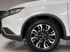 Mitsubishi Outlander 2.0L FWD Comfort 5-Seater - photo 2