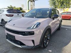 Lynk & Co 06 1.5T Shero Pink Special Edition - фото 1