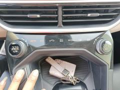 Lynk & Co 06 1.5T Shero Pink Special Edition - фото 12