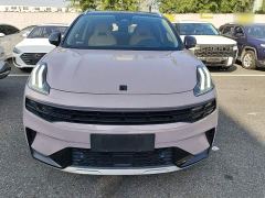 Lynk & Co 06 1.5T Shero Pink Special Edition - фото 2