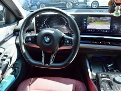 BMW 5 Series 525Li M Sport Package - ფოტო 10