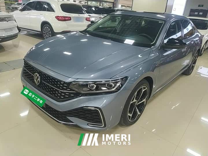 Volkswagen Passat 330TSI Starry Sky Prestige Edition